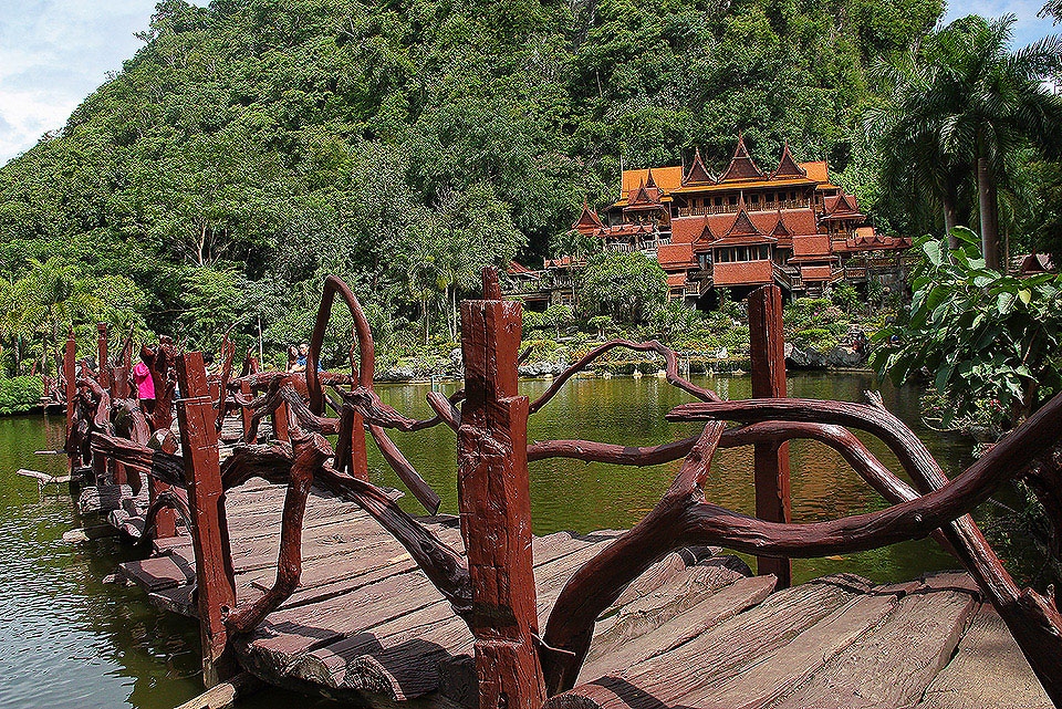 บรรยากาศ วัดถ้ำเขาวง 