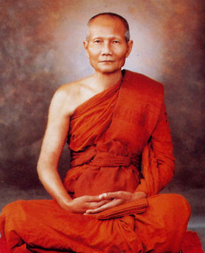 หลวงพ่อจรัญ ฐิตธัมโม แห่งวัดอัมพวัน